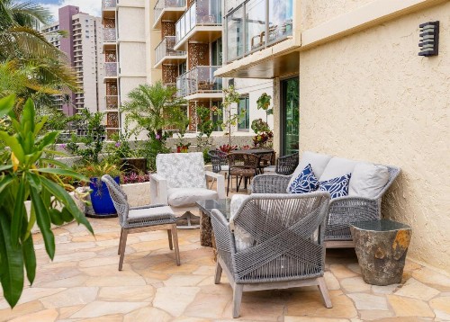 Luana Waikiki Hotel & Suites - image 39