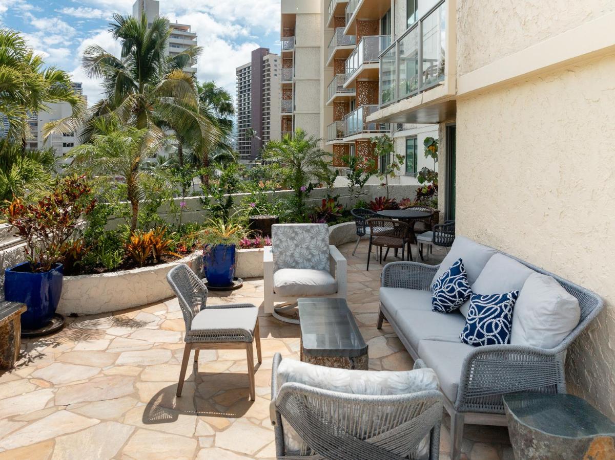 Luana Waikiki Hotel & Suites - image 4