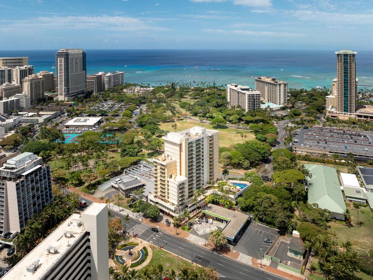 Luana Waikiki Hotel & Suites - image 5