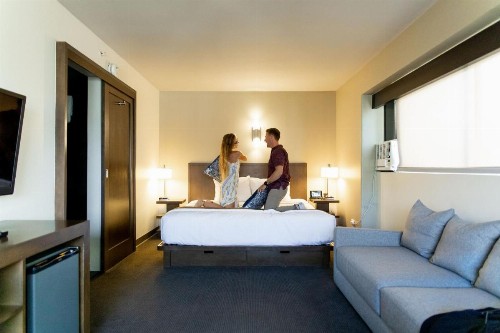 VIVE Hotel Waikiki - image 13