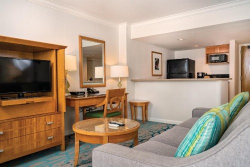 Waikiki Marina Resort at the Ilikai - image 16