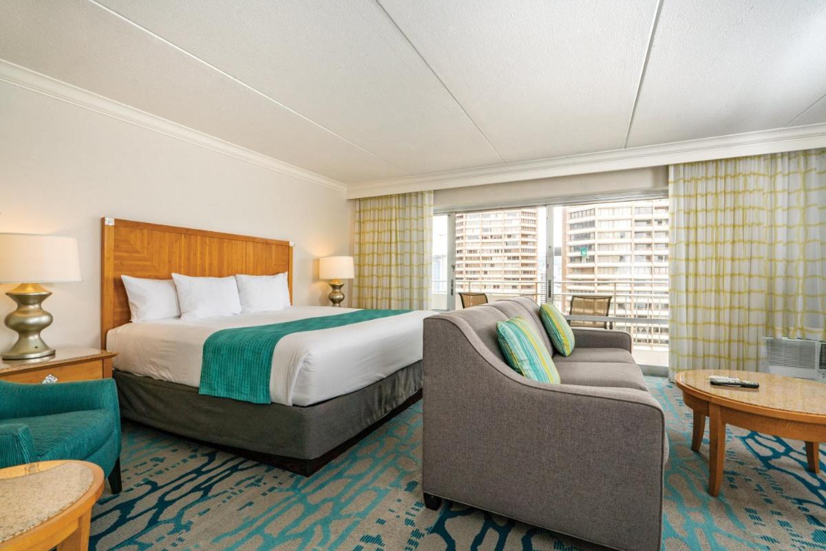 Waikiki Marina Resort at the Ilikai - image 4