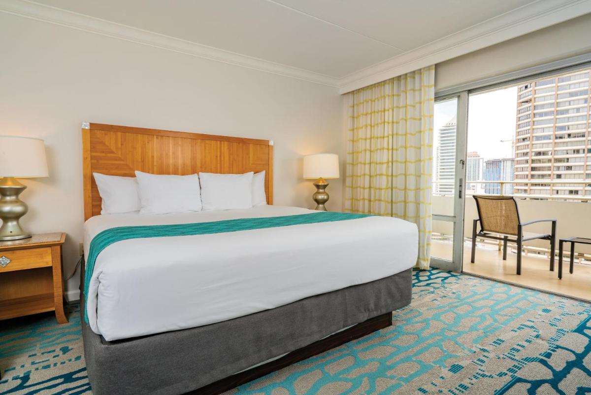 Waikiki Marina Resort at the Ilikai - image 7