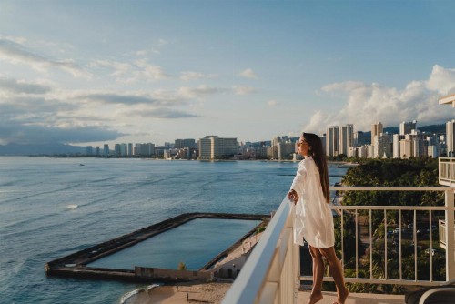 Kaimana Beach Hotel - image 17