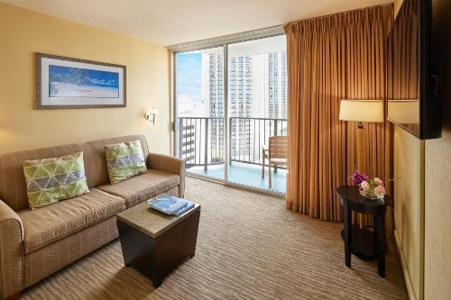 Waikiki Resort Hotel - image 11