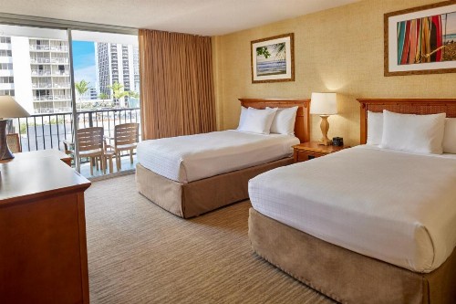 Waikiki Resort Hotel - image 37