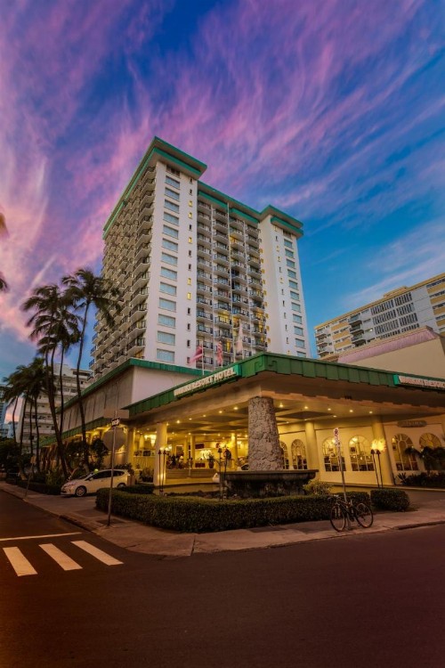 Waikiki Resort Hotel - image 5