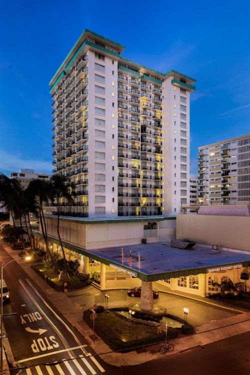Waikiki Resort Hotel - image 9
