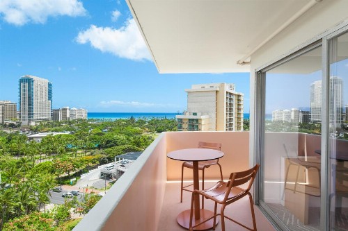 Ambassador Hotel Waikiki - image 24