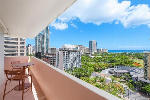 Ambassador Hotel Waikiki - image 33