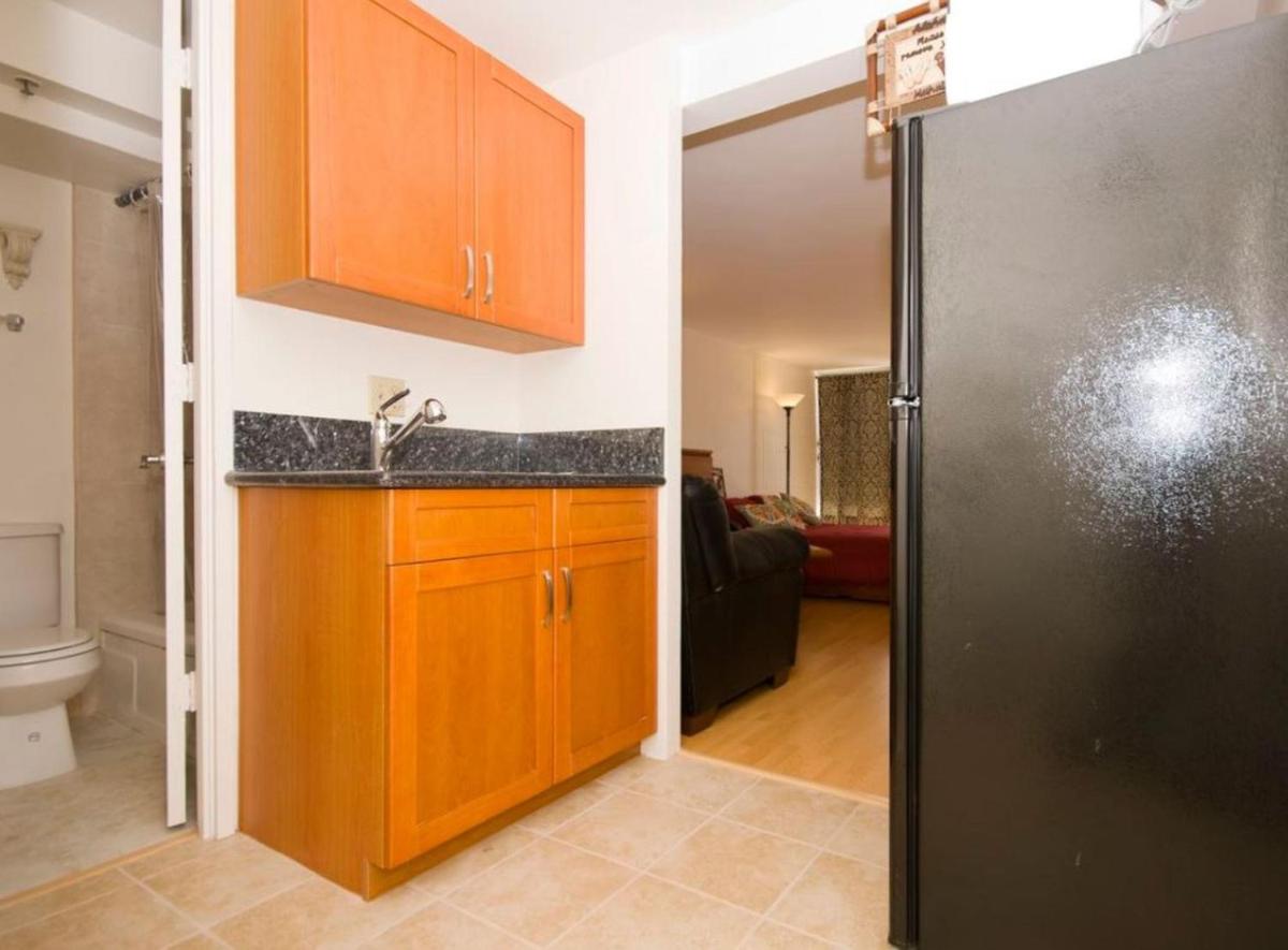 Island Colony Apartment - image 6
