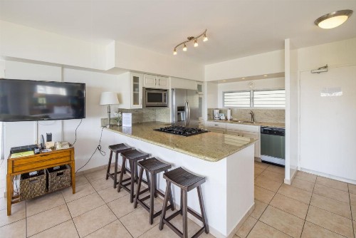 Waikiki Shore by Outrigger - image 17