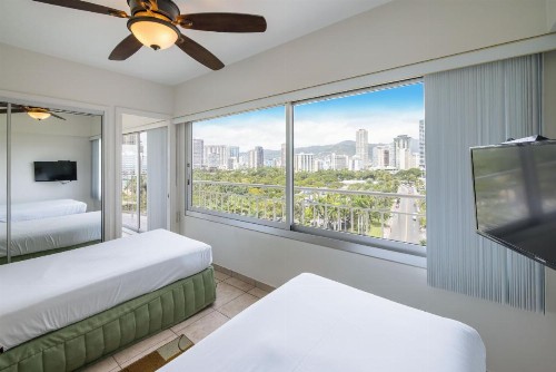 Waikiki Shore by Outrigger - image 29