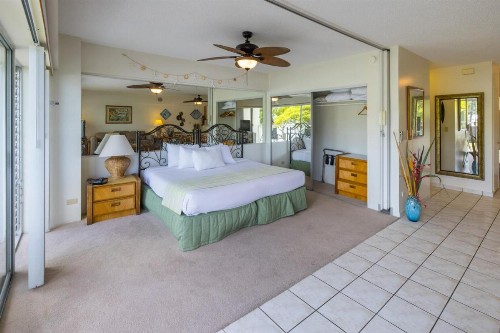 Waikiki Shore by Outrigger - image 30