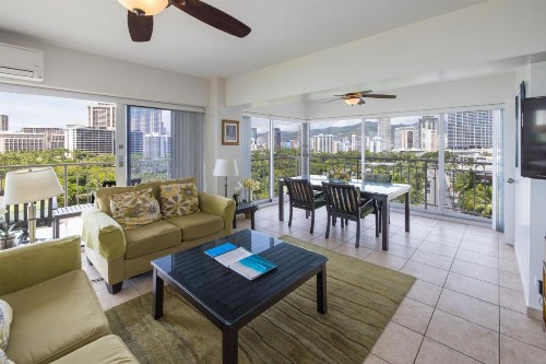 Waikiki Shore by Outrigger - image 6