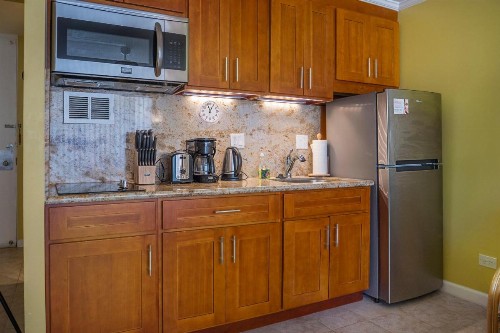 Tropical Studios at Marine Surf Waikiki - FREE PARKING - BEST LOCATION - FULL KITCHEN - SWIMMING POOL - image 26