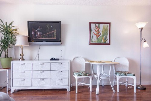 Tropical Studios at Marine Surf Waikiki - FREE PARKING - BEST LOCATION - FULL KITCHEN - SWIMMING POOL - image 32