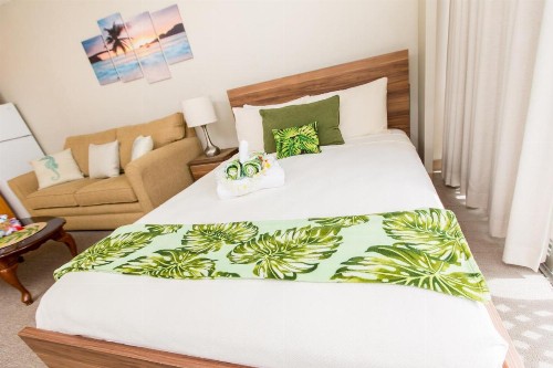 Tropical Studios at Marine Surf Waikiki - FREE PARKING - BEST LOCATION - FULL KITCHEN - SWIMMING POOL - image 35