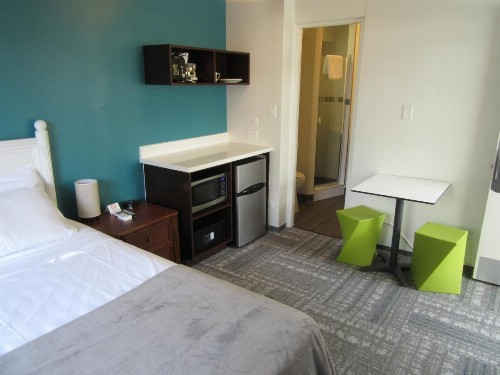 Waikiki Central Hotel - No Resort Fees - image 15