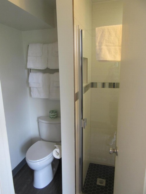 Waikiki Central Hotel - No Resort Fees - image 2