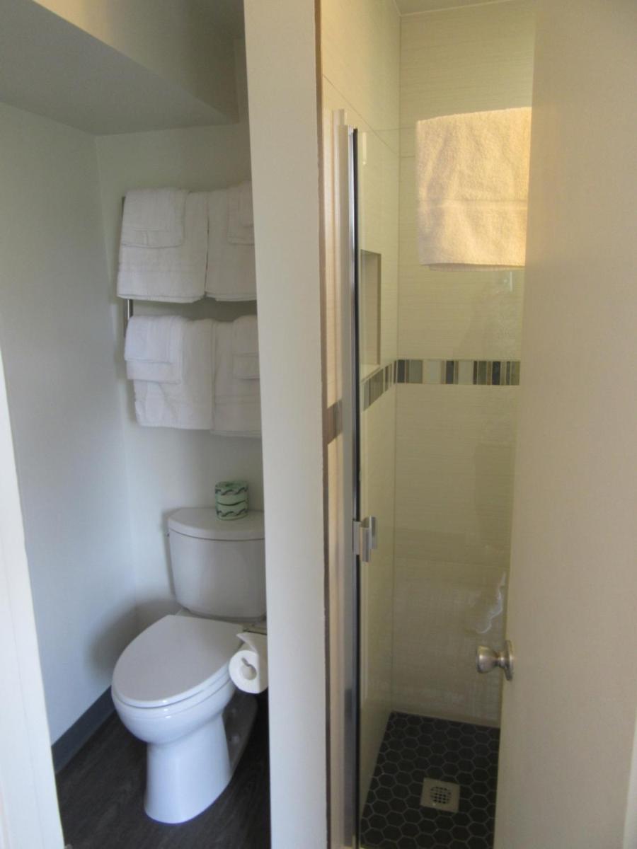 Waikiki Central Hotel - No Resort Fees - image 2