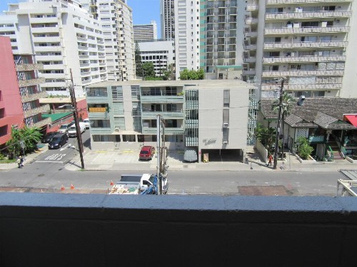 Waikiki Central Hotel - No Resort Fees - image 5