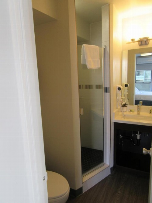 Waikiki Central Hotel - No Resort Fees - image 7