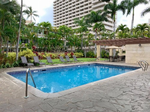 Vacation Rental Suites at Royal Garden Waikiki - image 17