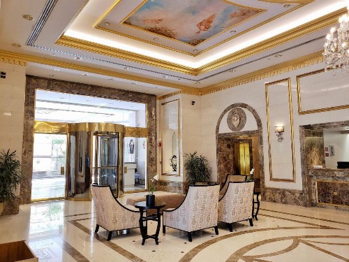 Vacation Rental Suites at Royal Garden Waikiki - image 2