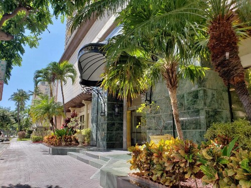 Vacation Rental Suites at Royal Garden Waikiki - image 27