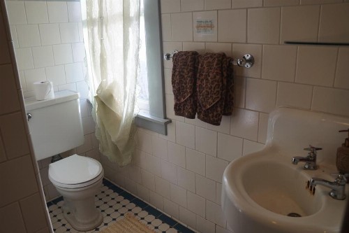 Manoa Valley Inn - image 7