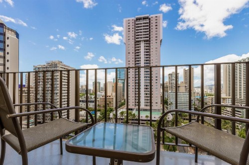 Ohia Waikiki Studio Suites - image 40