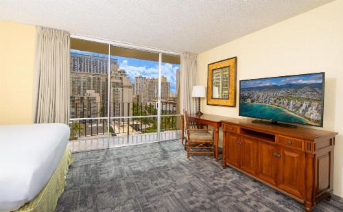Ohia Waikiki Studio Suites - image 43