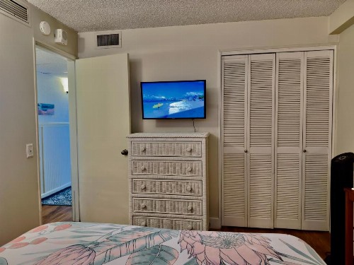 Jenny's Cottage Waikiki - image 20