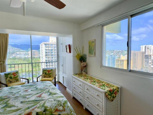 Jenny's Cottage Waikiki - image 45