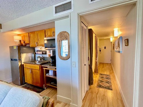 Jenny's Pineapple Cottage - image 13