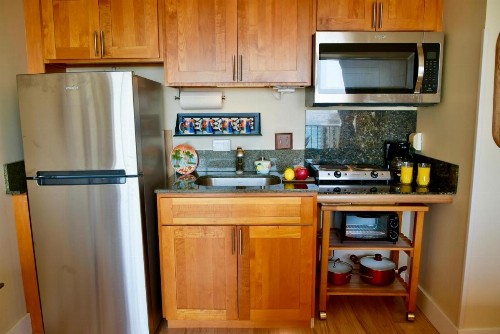 Jenny's Pineapple Cottage - image 39