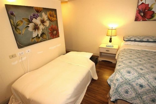 Kuhio Condo 403 - image 7