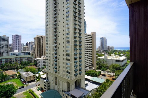 Royal Garden of Waikiki - image 6