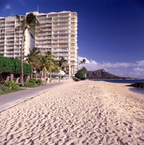 Waikiki Shore Beachfront - image 2