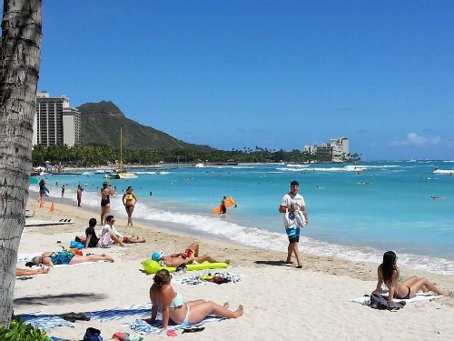 Waikiki Shore Beachfront - image 5