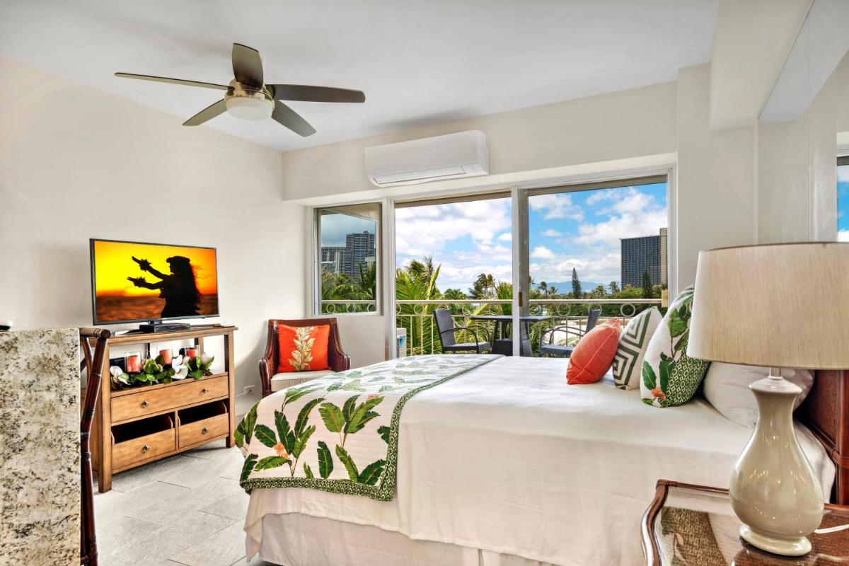 Waikiki Shore 515 Beachfront & Upgrade - image 7