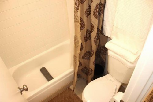Prince Edward Condo 707A - image 12