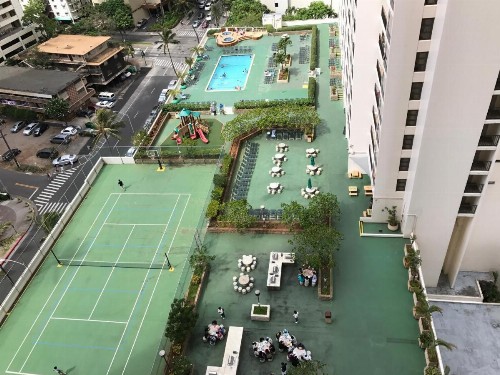 Waikiki Banyan - image 10