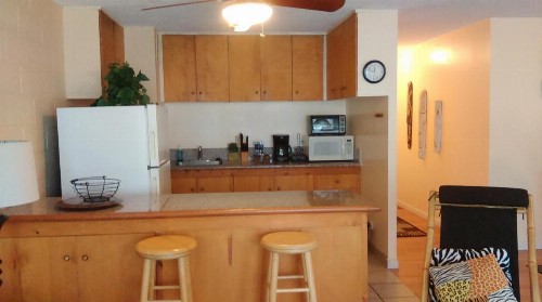 Waikiki Whale Watcher Apts 701 - image 2