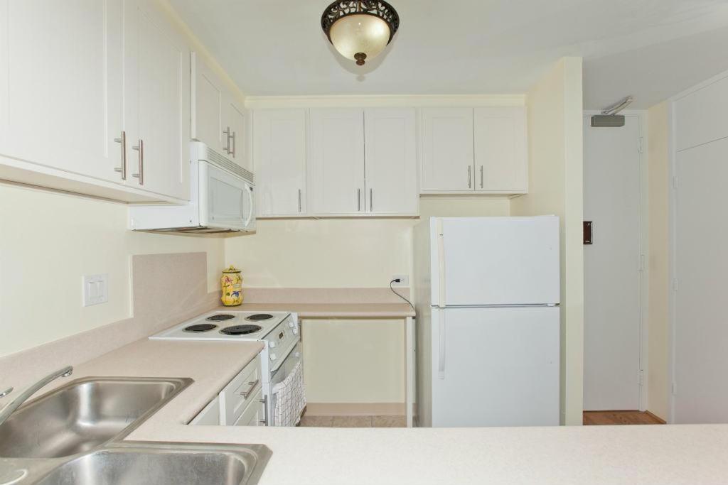 Ilikai Marina 899 City View 1BR - main image