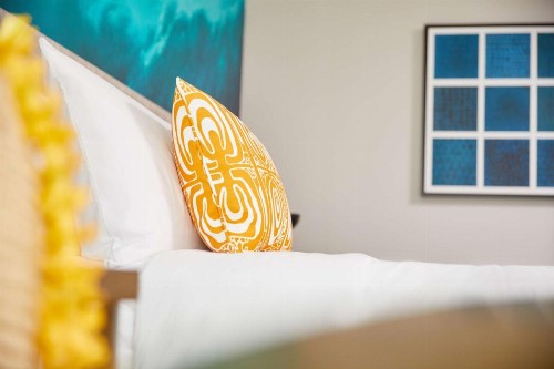 Waikiki Beachcomber by Outrigger - image 11