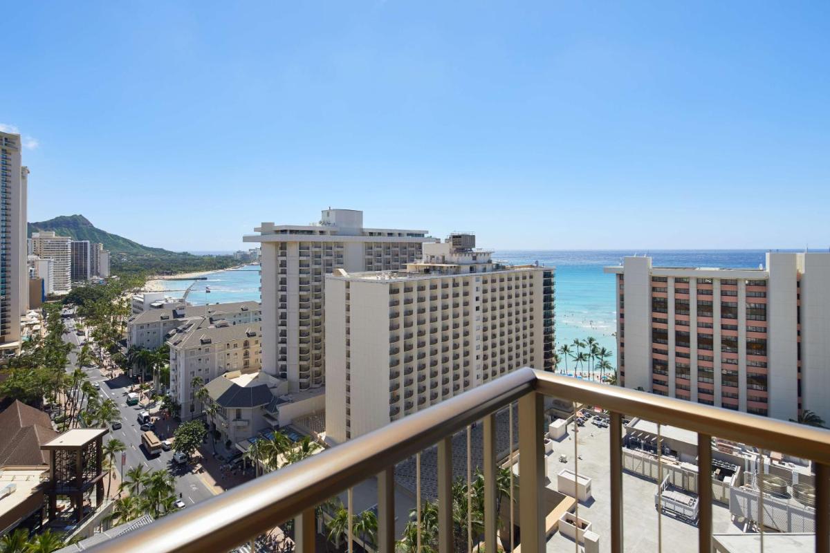 Waikiki Beachcomber by Outrigger - image 3