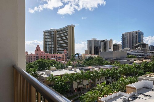Waikiki Beachcomber by Outrigger - image 39