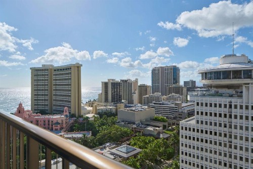 Waikiki Beachcomber by Outrigger - image 47